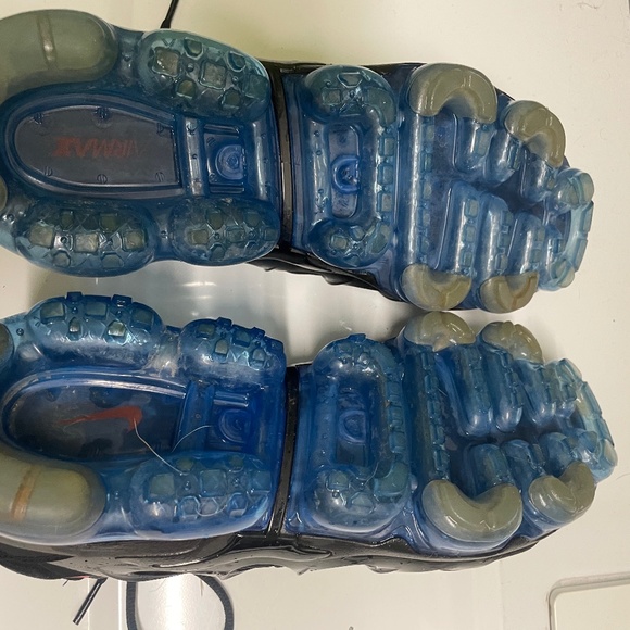 Mens Air VaporMax Plus - Picture 2 of 4